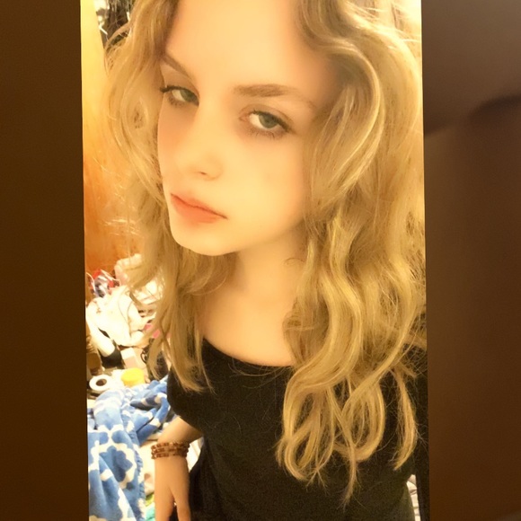 Meet your Posher, Eden - Picture 1 of 3